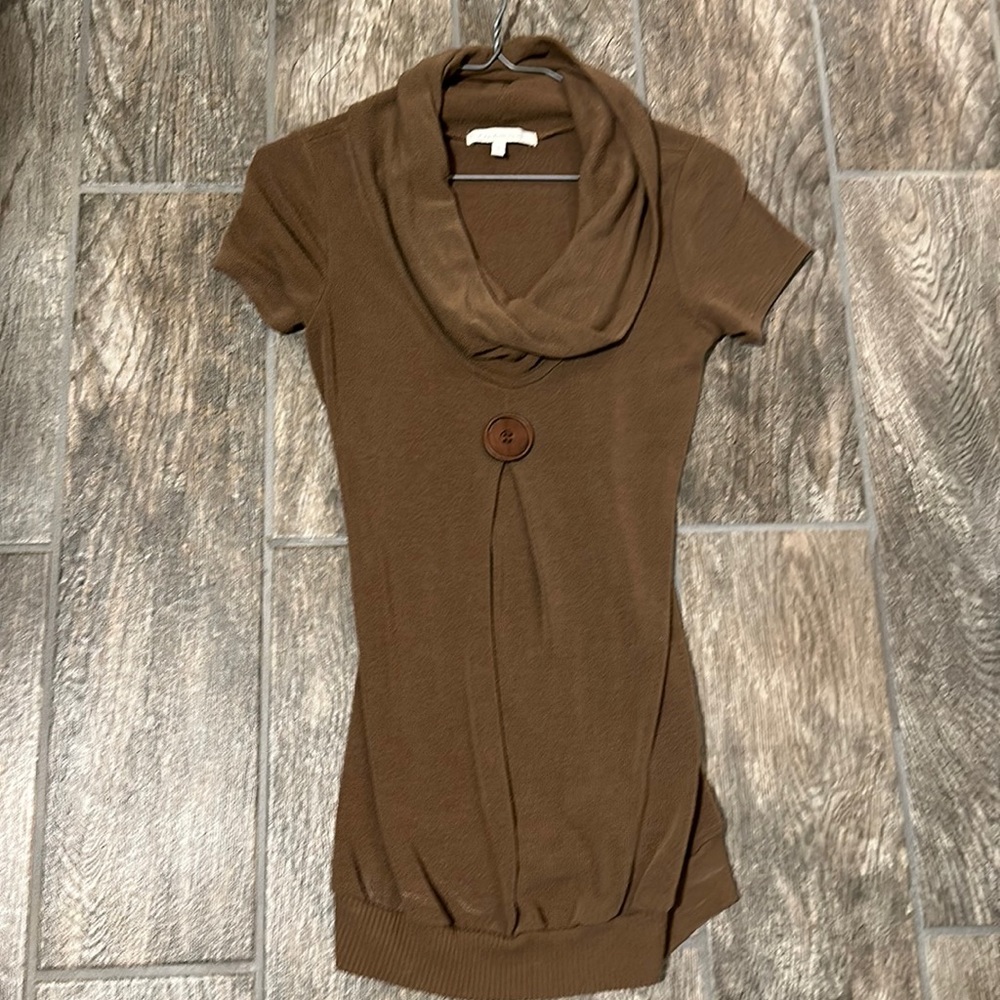 Charlotte Russe brown tunic short sleeved sweater, S